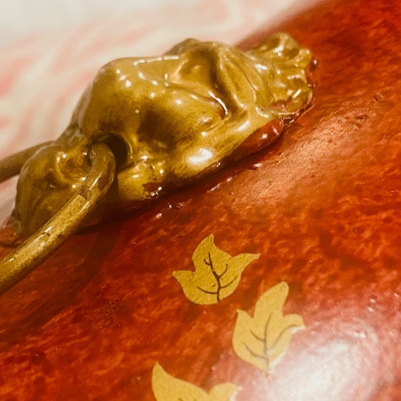 D9-French Tole Cachepot,Planter, Trash Bin with Lion Head Pulls - Picture 10 of 13